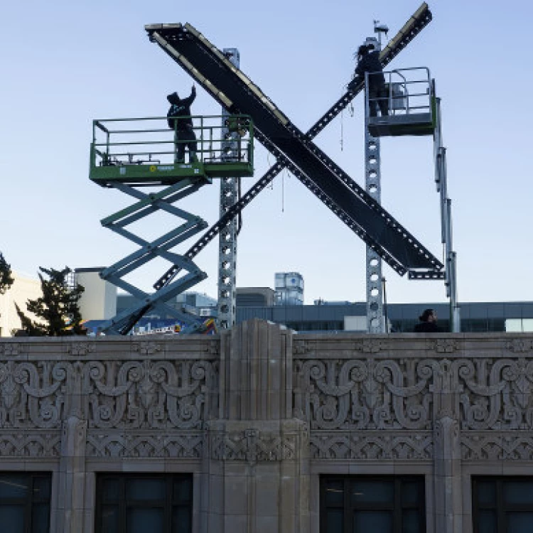 Imagen relacionada de san francisco investiga colocacion gigante x edificio twitter