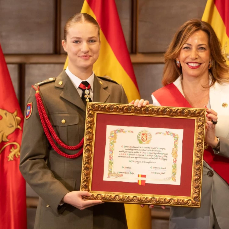 Imagen relacionada de la princesa leonor hija adoptiva zaragoza