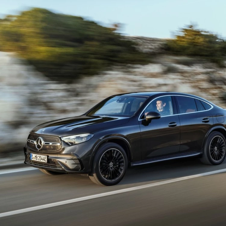 Imagen relacionada de mercedes benz lanza glc coupe estilo deportivo