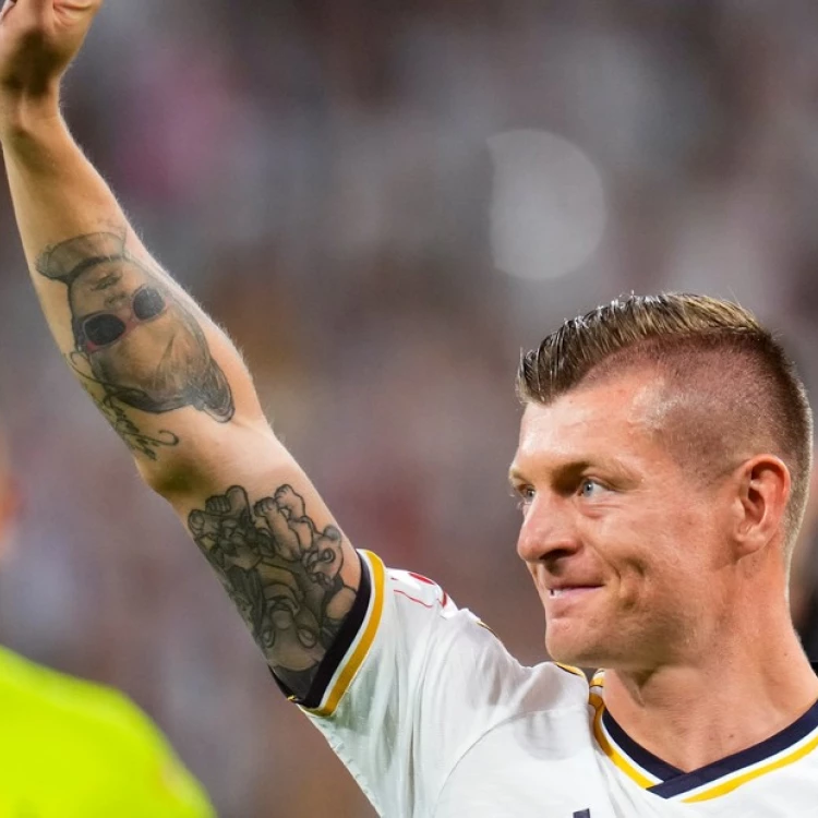 Imagen relacionada de despedida emotiva toni kroos real madrid