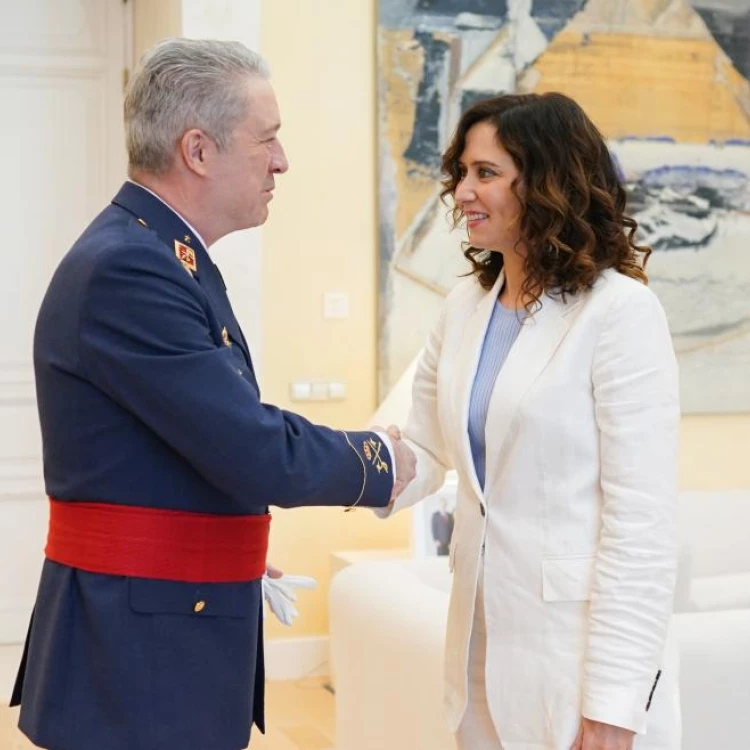 Imagen relacionada de reunion presidenta madrid general mando aereo