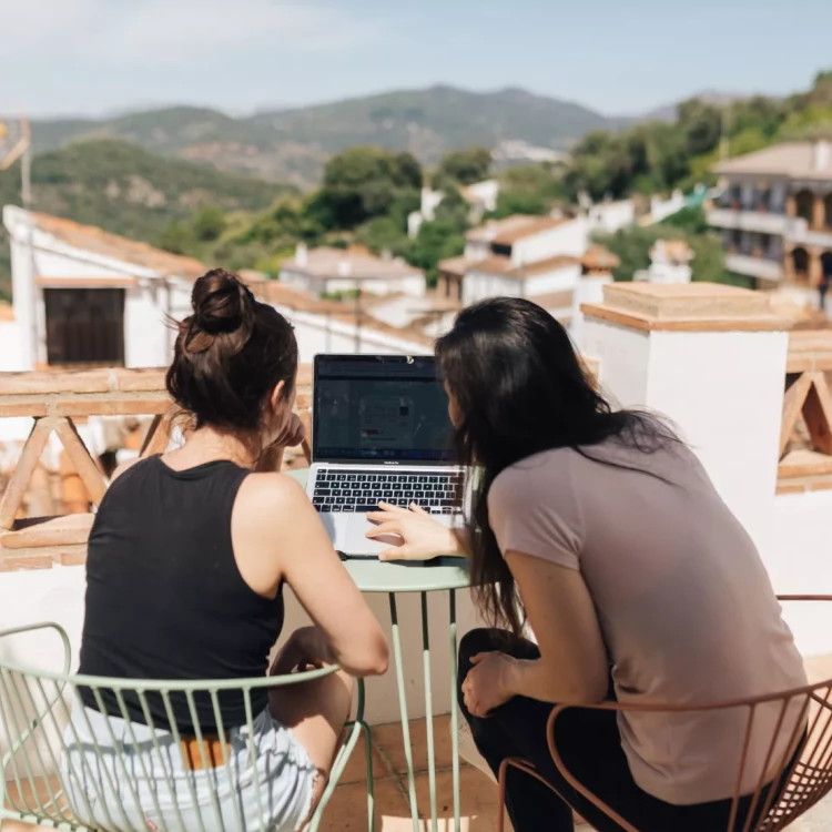 Imagen relacionada de guia fomentar teletrabajo medio rural malaga