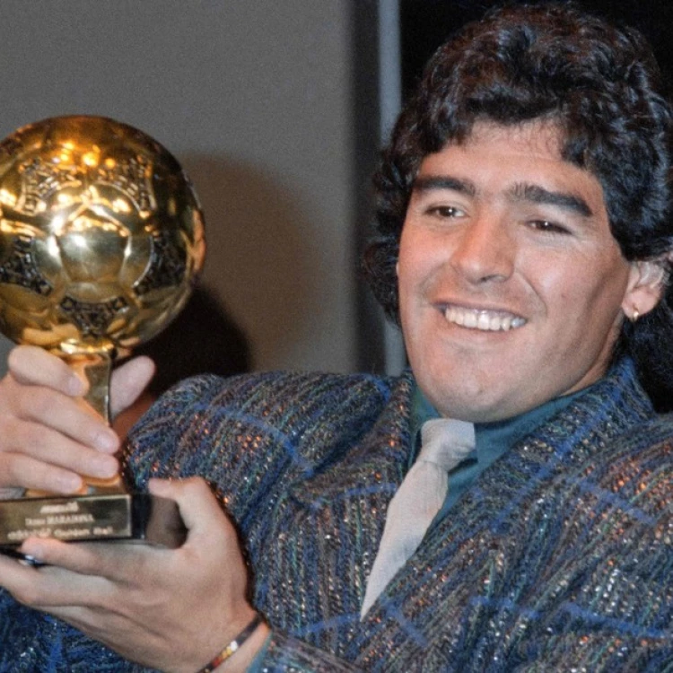 Imagen relacionada de maradona suspension subasta balon oro polemicas