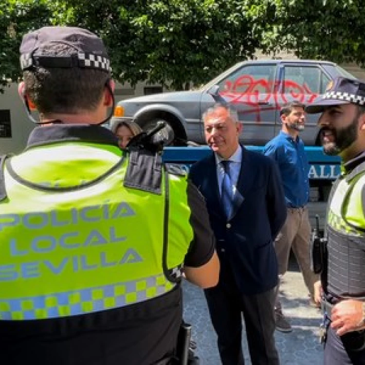 Imagen relacionada de retirada vehiculos abandonados sevilla