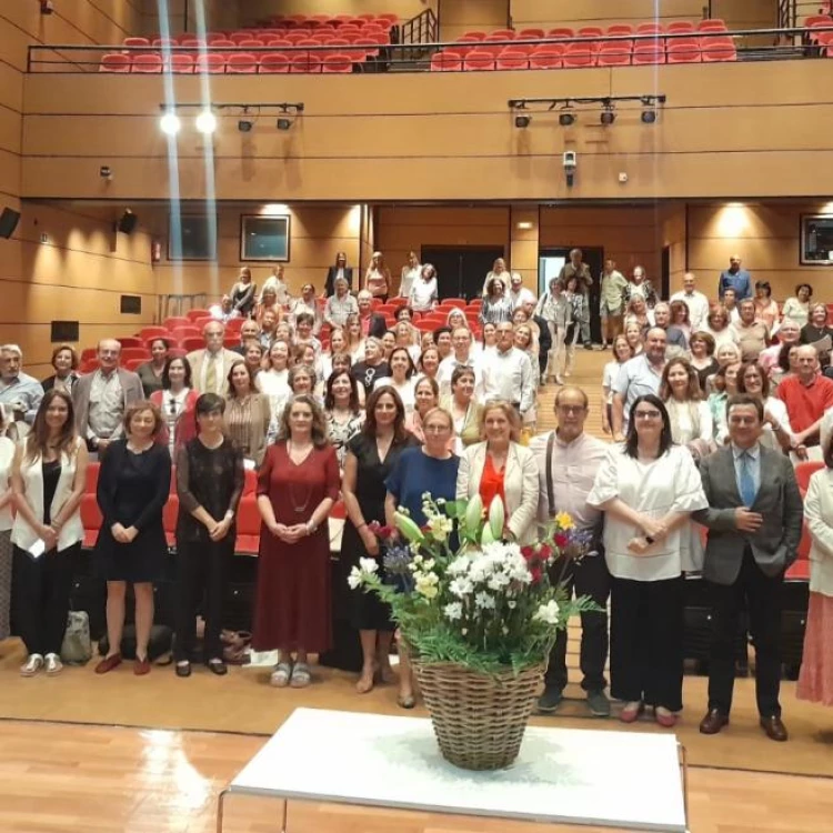 Imagen relacionada de reconocimiento jubilados atencion primaria madrid