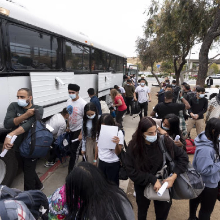 Imagen relacionada de biden detiene temporalmente solicitudes asilo frontera eeuu mexico aumento travesias