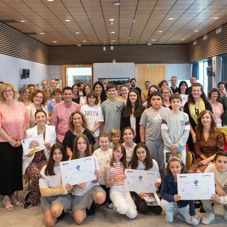 Imagen relacionada de reconocimiento centros escolares vascos compromiso sostenibilidad