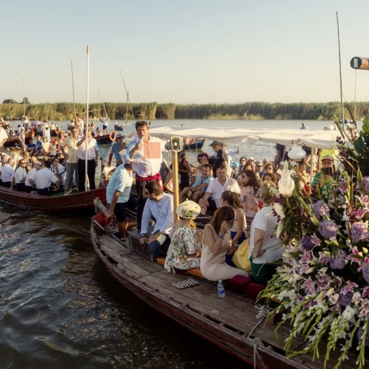 Imagen relacionada de ayuntamiento valencia barcas romeria cristo salud palmar