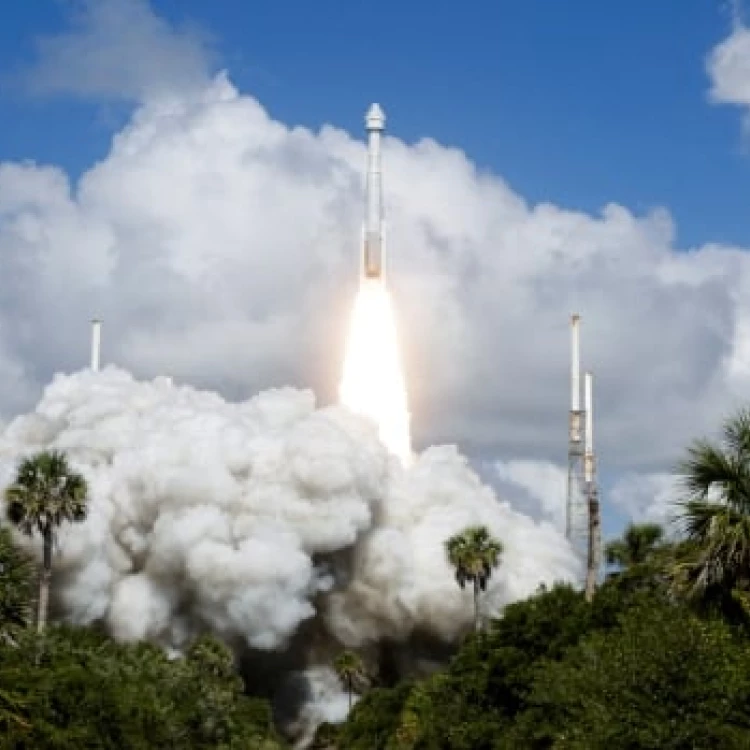 Imagen relacionada de la capsula starliner de boeing se acopla a la iss tras superar problemas de propulsores