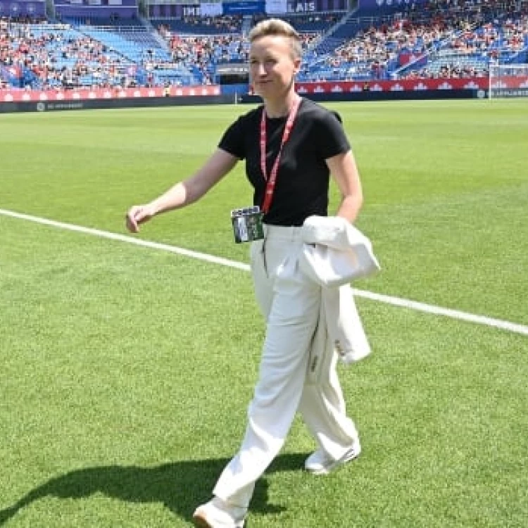 Imagen relacionada de entrenadora femenino canada supera fracaso copa mundo