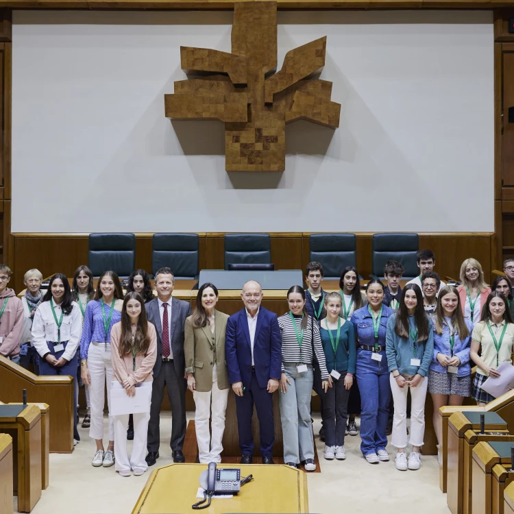 Imagen relacionada de clausura del ciclo de conferencias educativas en euskadi