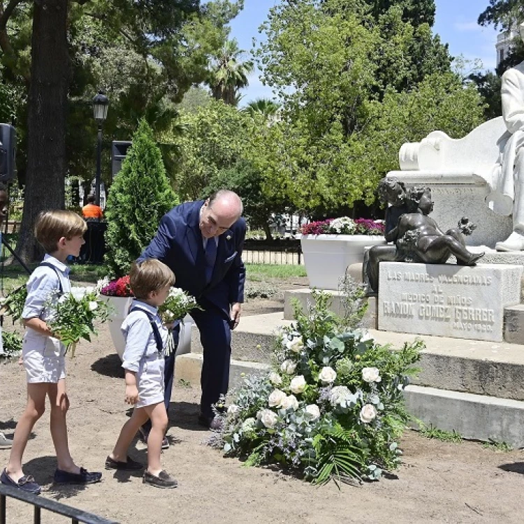 Imagen relacionada de homenaje doctor ramon gomez ferrer valencia