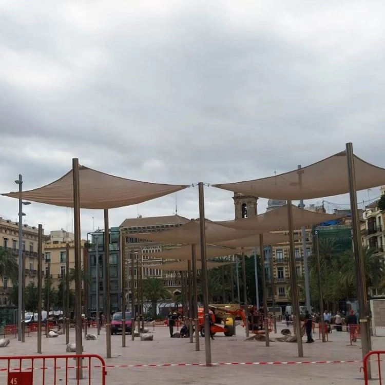 Imagen relacionada de instalacion toldos plaza reina valencia