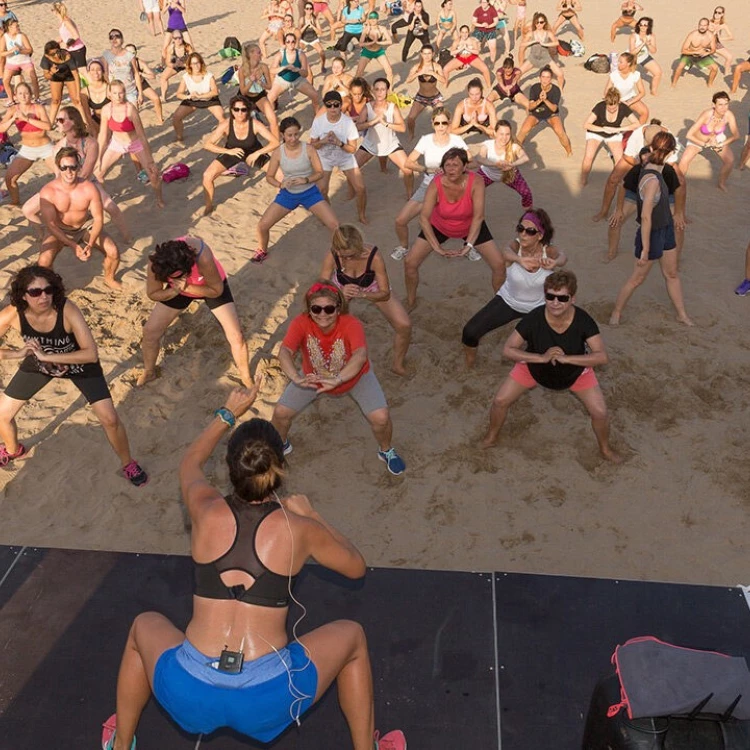 Imagen relacionada de apertura piscinas actividades deportivas valencia verano