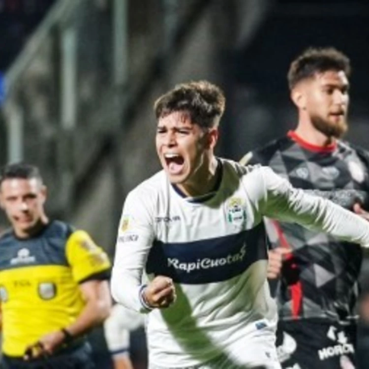 Imagen relacionada de gimnasia esgrima la plata barracas central copa america