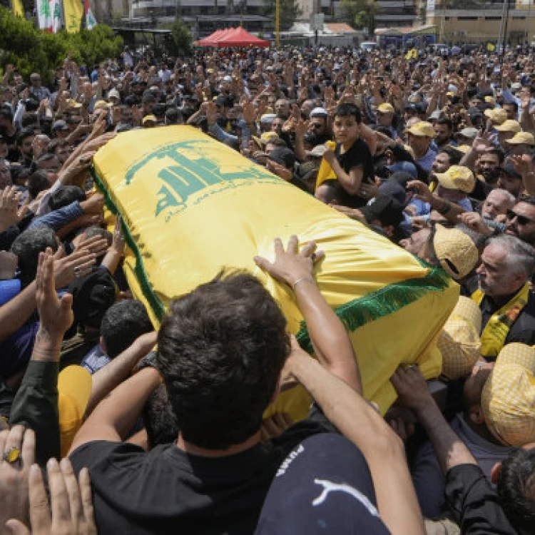 Imagen relacionada de hezbollah ataca a israel en represalia por la muerte de comandante