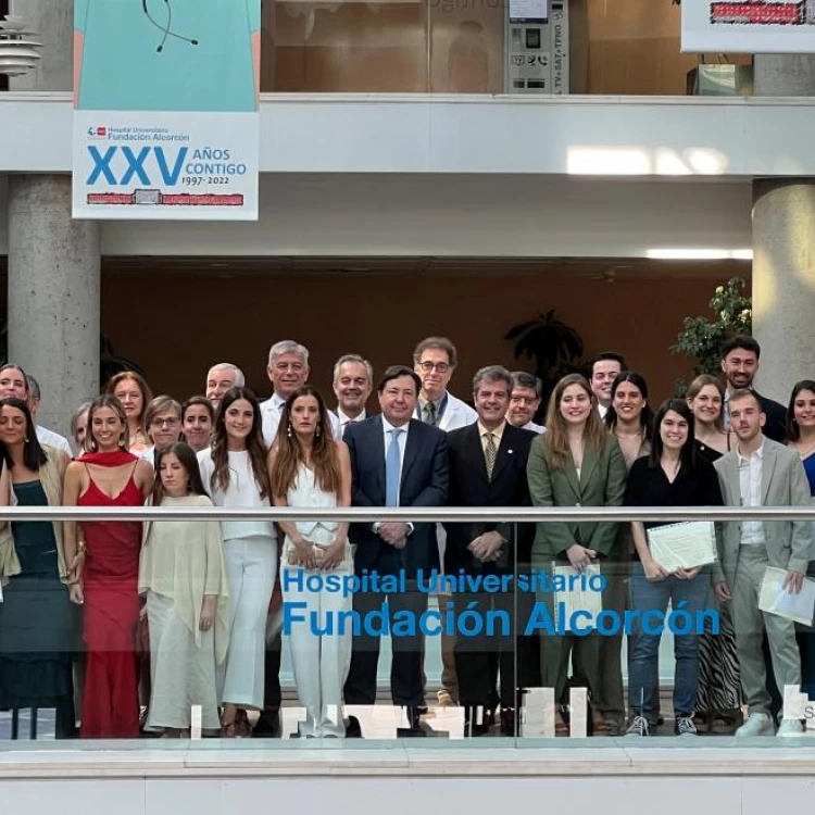 Imagen relacionada de celebracion nuevos profesionales sanitarios hospital alcorcon