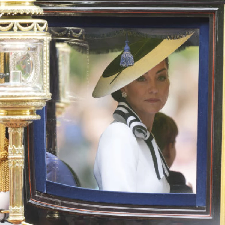 Imagen relacionada de la princesa de gales regresa a la vida publica en trooping the colour