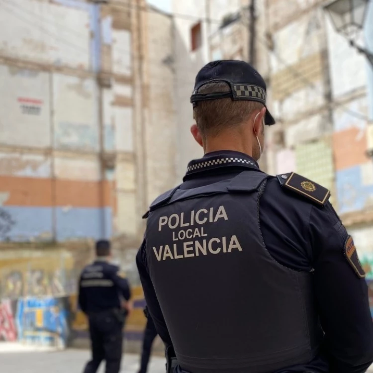 Imagen relacionada de reunion ayuntamiento vecinos ocupacion ilegal valencia