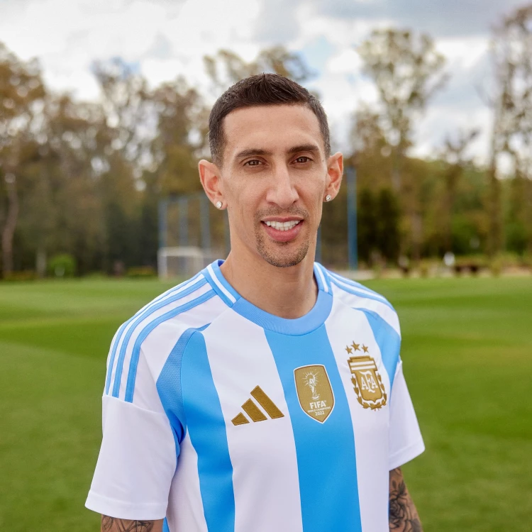 Imagen relacionada de nueva camiseta de la seleccion argentina precios y detalles