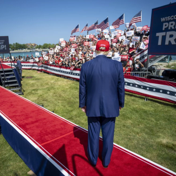 Imagen relacionada de preparativos de donald trump para el debate contra joe biden