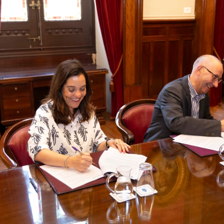 Imagen relacionada de convenio colaboracion ayuntamiento la coruña asociación párkinson galicia coruña