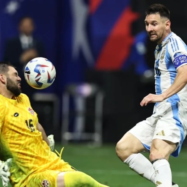 Imagen relacionada de argentina vence canada copa america debut