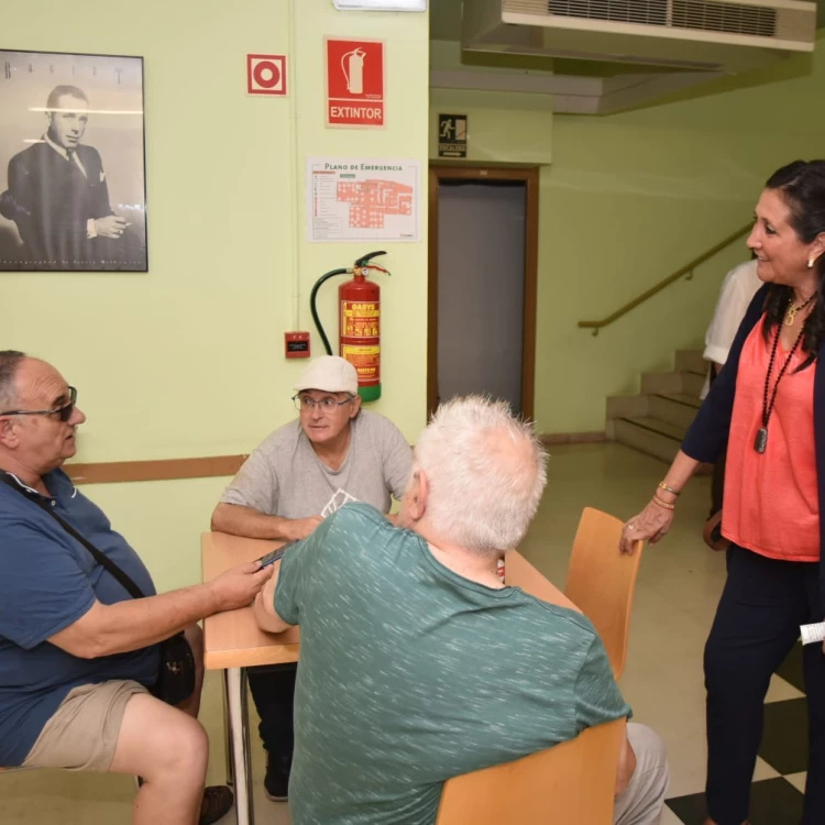 Imagen relacionada de centros convivencia mayores refugio ola calor