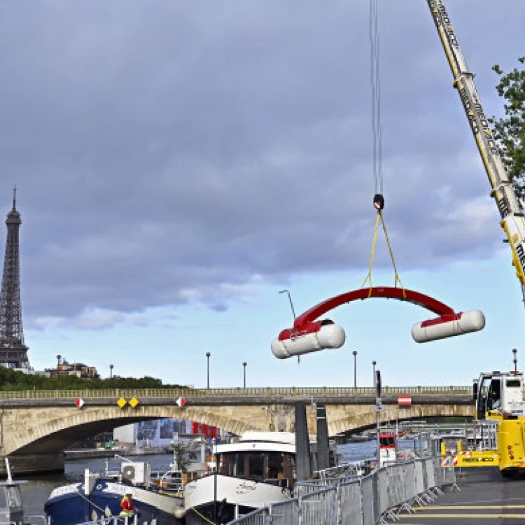 Imagen relacionada de paris sigue adelante triatlon internacional mal tiempo