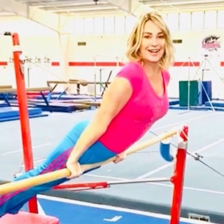 Imagen relacionada de la leyenda de la gimnasia nadia comaneci a los 62 anos