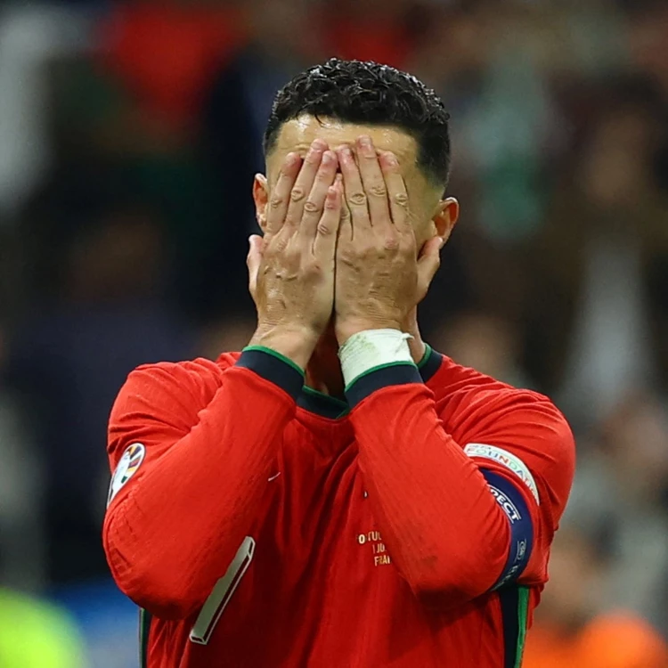 Imagen relacionada de cristiano ronaldo falla penal eurocopa portugal avanza cuartos final