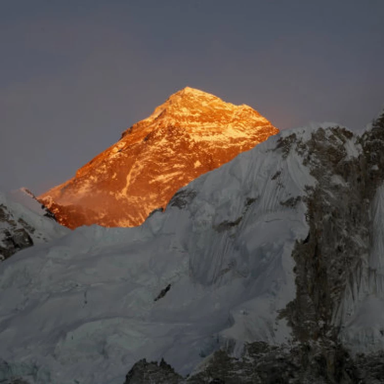 Imagen relacionada de equipo limpieza recolecta basura everest