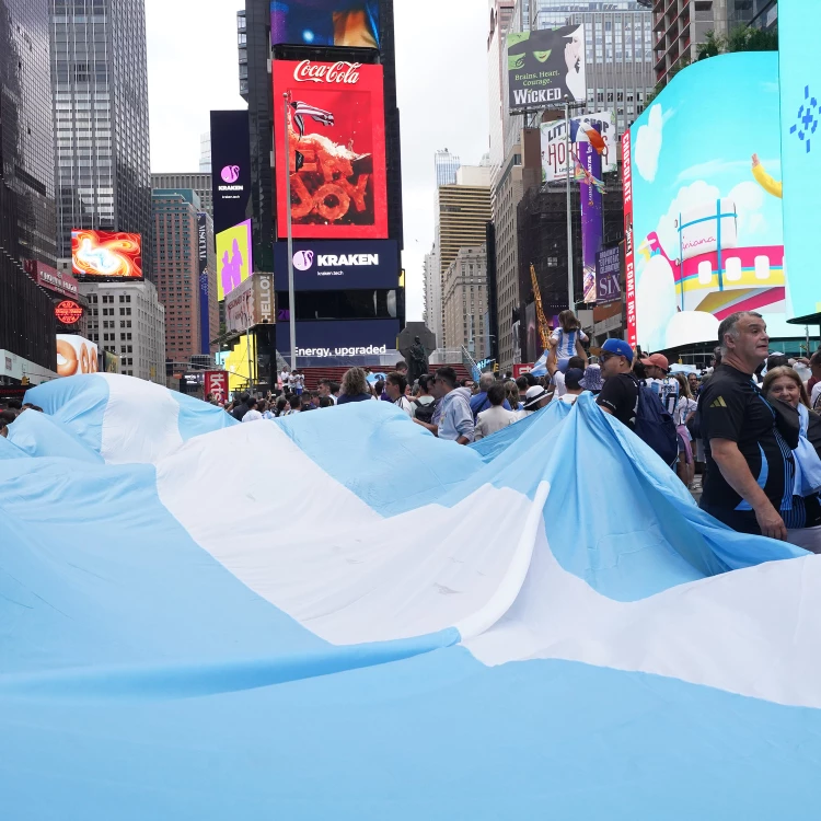 Imagen relacionada de banderazo seleccion argentina nueva york