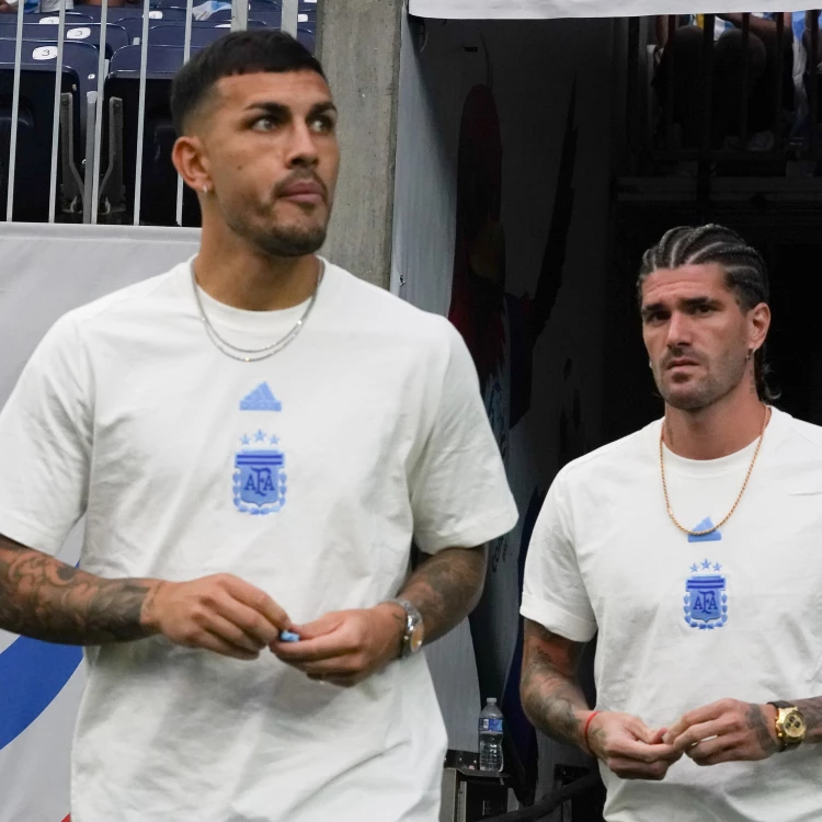 Imagen relacionada de la busqueda del tercer mosquetero en el mediocampo de la seleccion argentina para la semifinal de la copa america