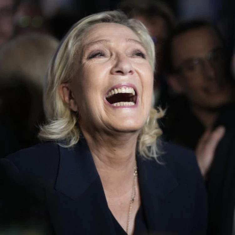 Imagen relacionada de investigacion por financiamiento ilegal de campana de marine le pen en francia