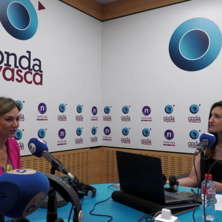 Imagen relacionada de entrevista consejera gobernanza euskadi migrantes transferencia competencias