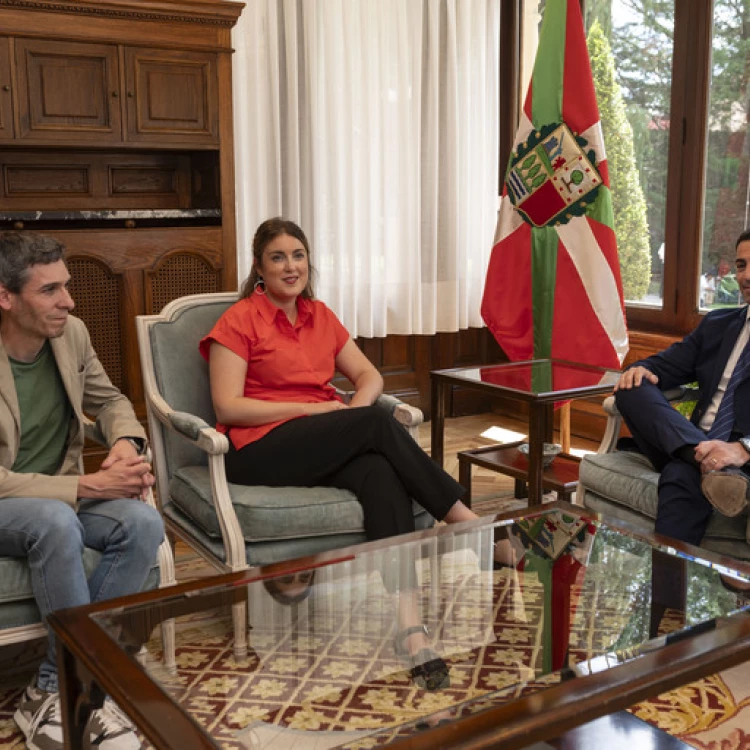 Imagen relacionada de primer encuentro lehendakari imanol pradales partidos politicos euskadi