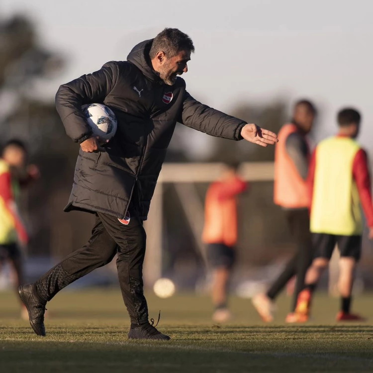 Imagen relacionada de independiente julio vaccari refuerza defensa