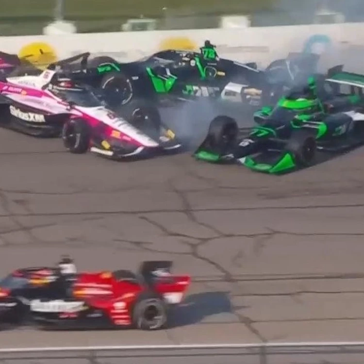 Imagen relacionada de agustin canapino accidente indycar iowa