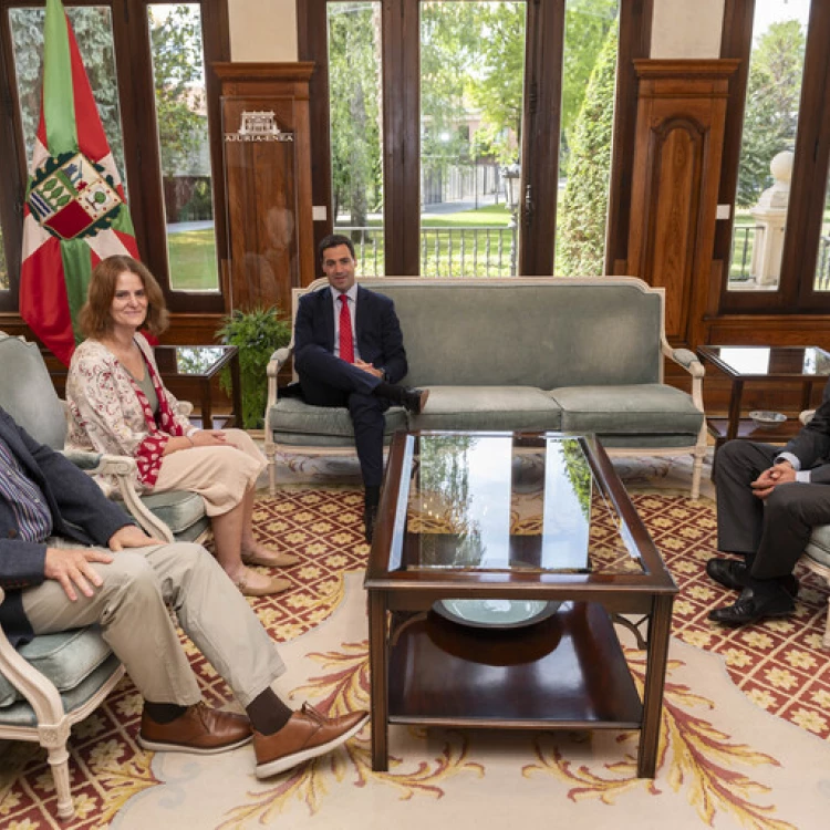 Imagen relacionada de reunion lehendakari sector sanitario euskadi