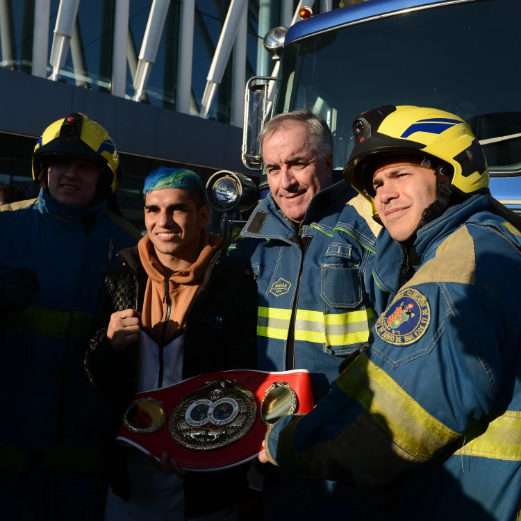 Imagen relacionada de fernando martinez planifica su futuro en el boxeo tras reciente victoria en tokio