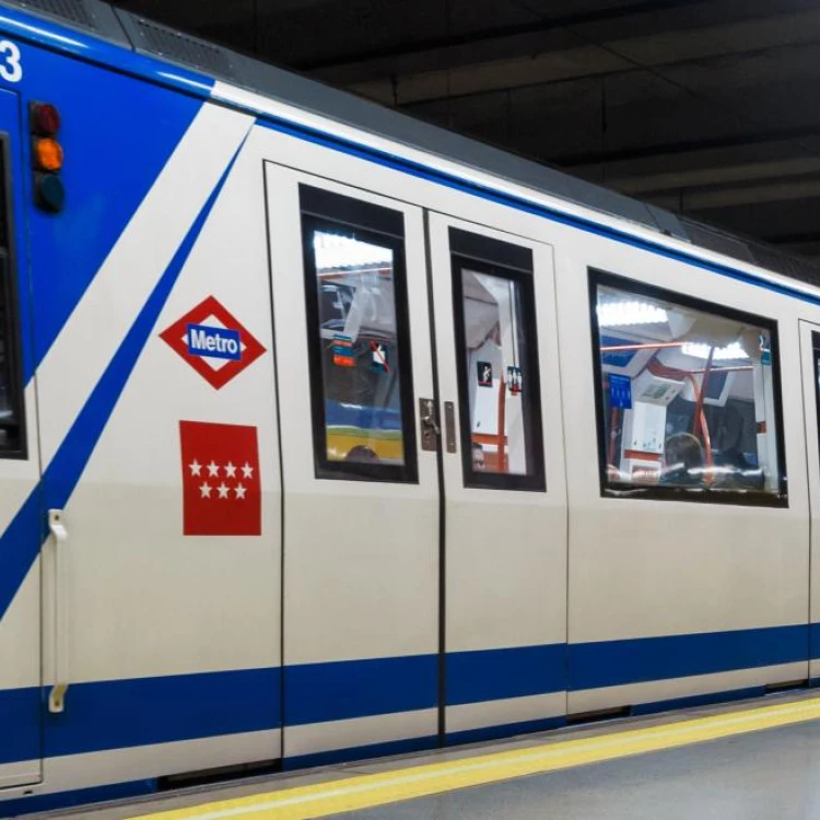 Imagen relacionada de renovacion equipos metro madrid