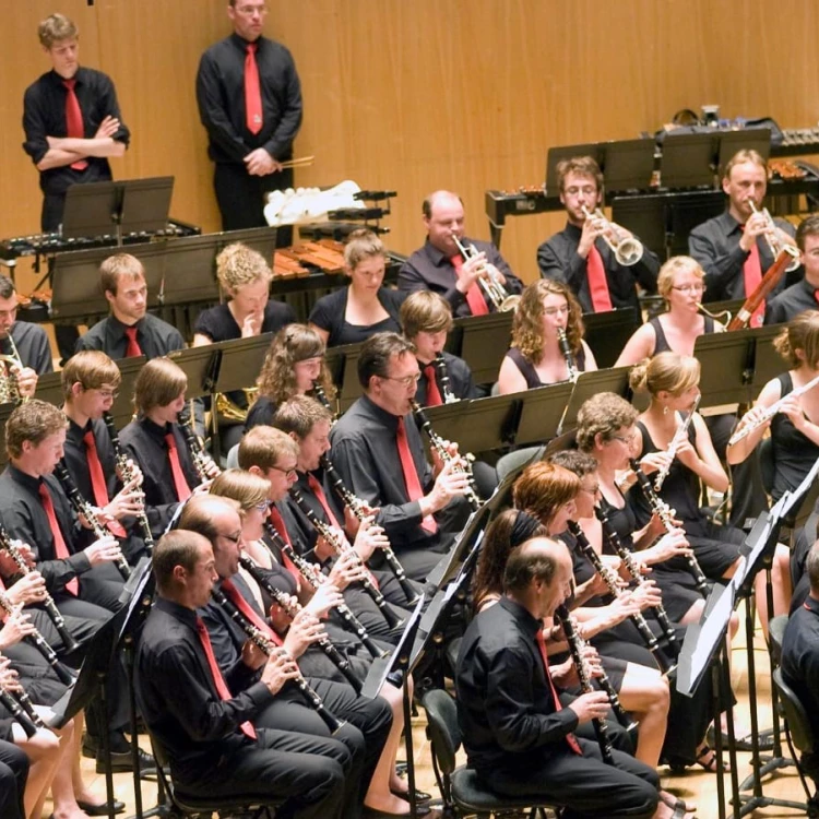 Imagen relacionada de celebracion del certamen internacional de bandas de musica en valencia