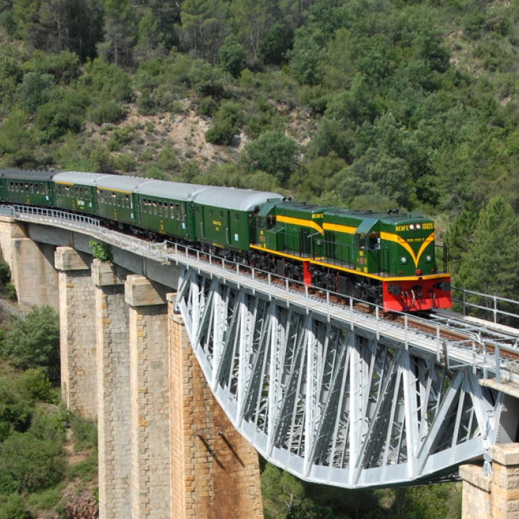 Imagen relacionada de descubre belleza cataluna trenes turisticos turistren