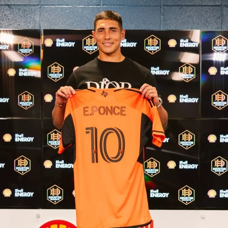 Imagen relacionada de ezequiel ponce mls houston dynamo