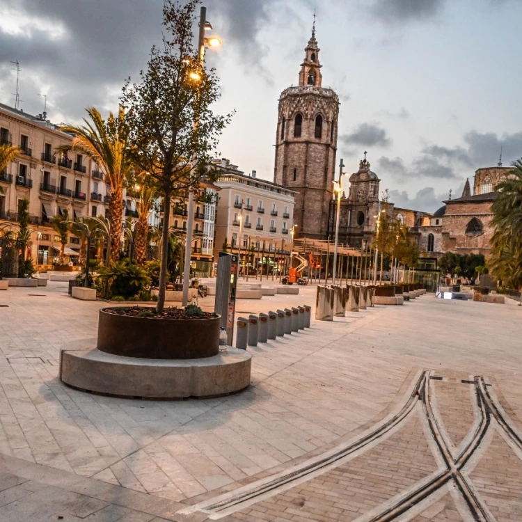 Imagen relacionada de reapertura completa aparcamiento plaza reina valencia