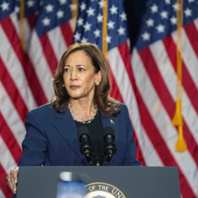 Imagen relacionada de kamala harris igualdad candidatura presidencial