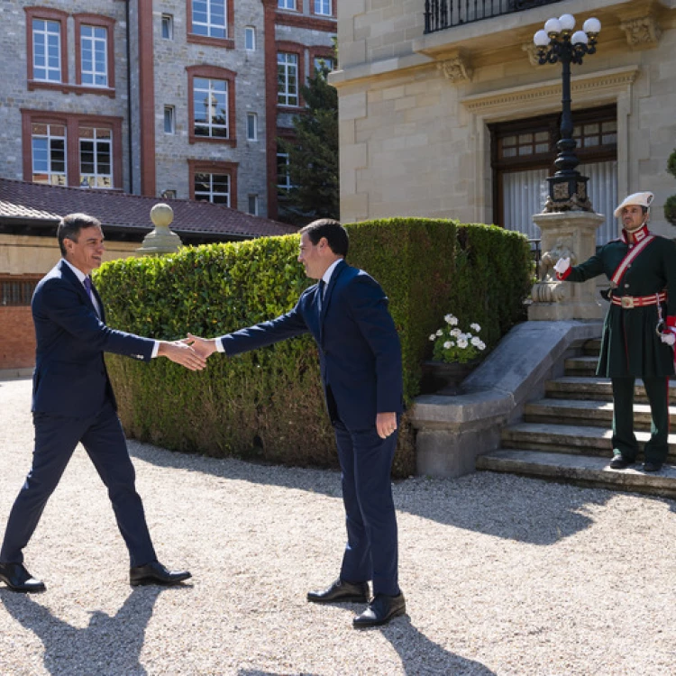 Imagen relacionada de encuentro inicial imanolas sanchez ajuria enea