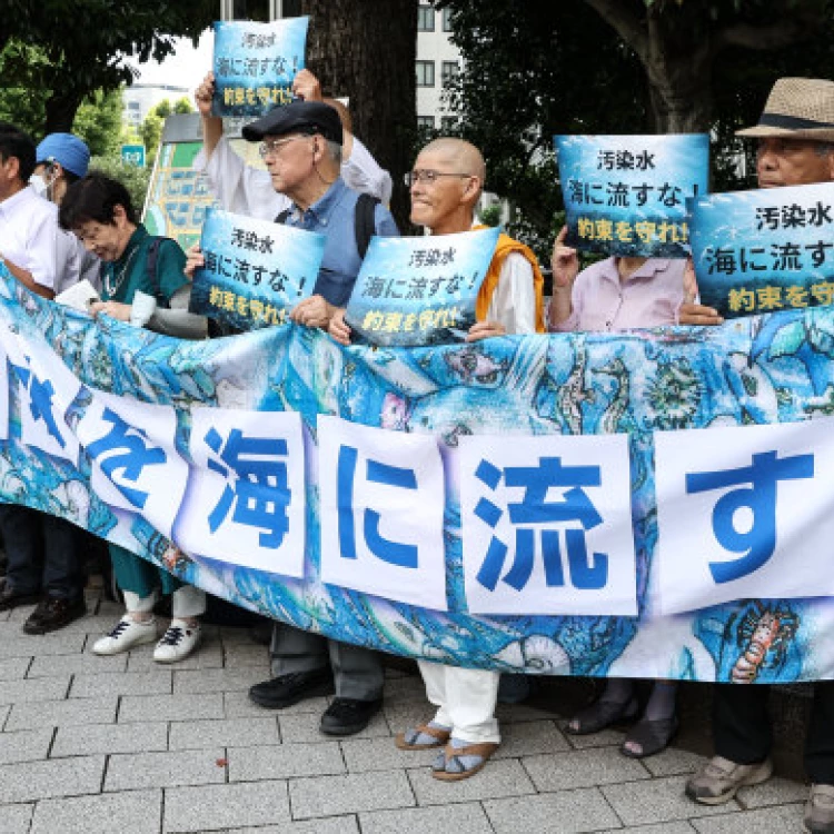 Imagen relacionada de primer ministro japones visita planta nuclear fukushima seguridad liberacion aguas residuales