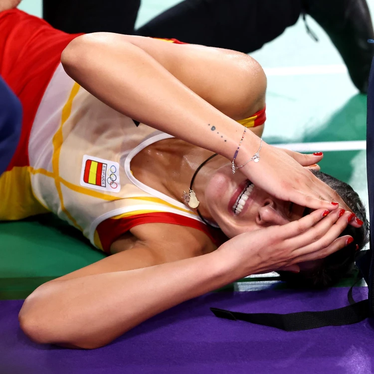 Imagen relacionada de carolina marin despide juegos olimpicos paris lesion